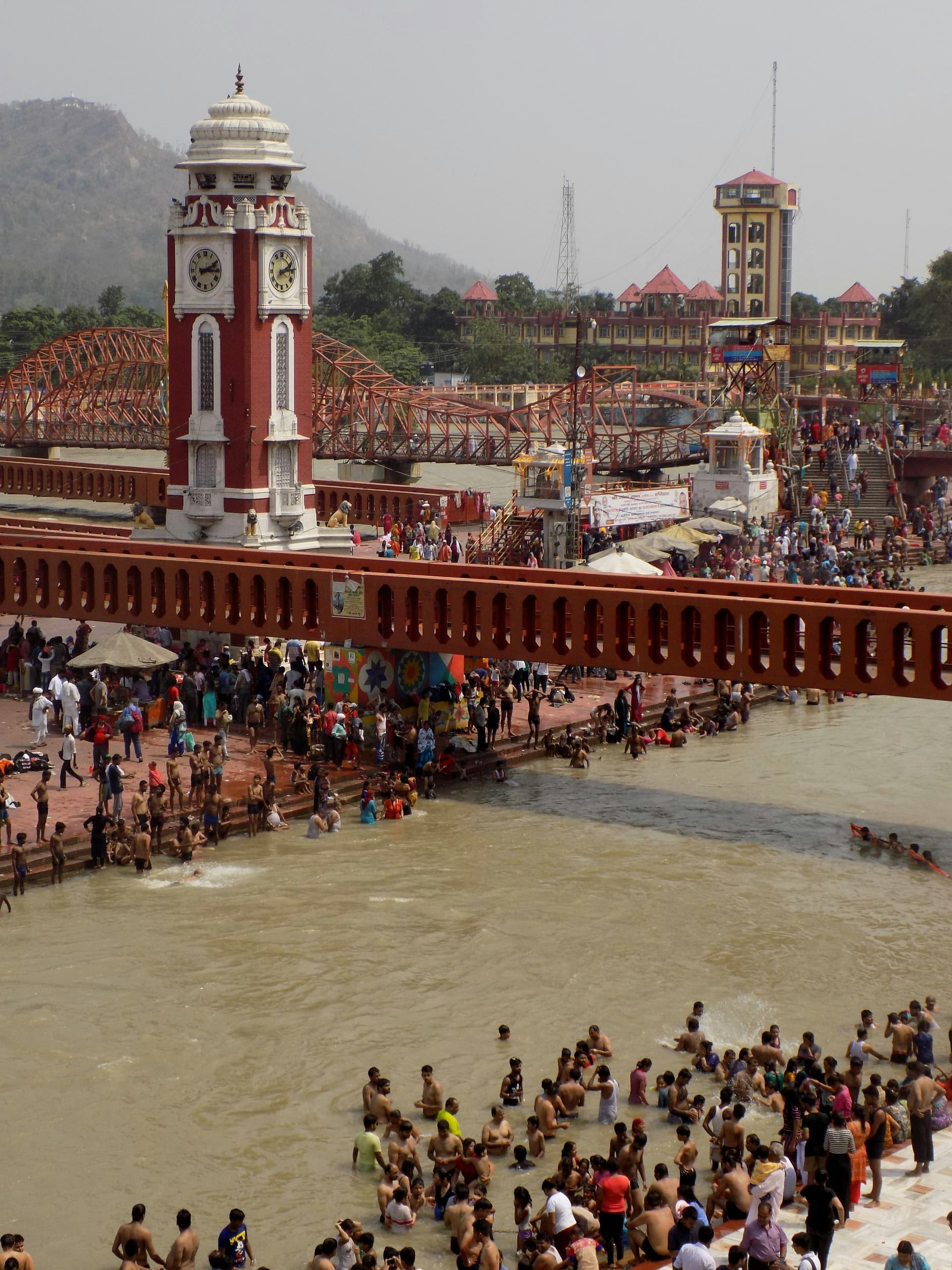 Pilgrims at Har Ki Pauri ghat Haridwar